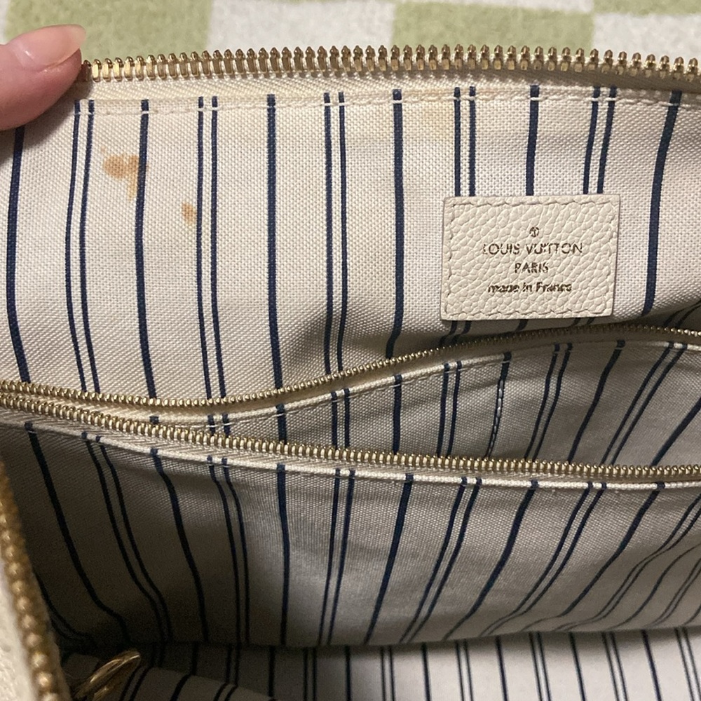 π¦π’ππ π’π‘ π©ππ¦π§ππππ₯π-LV EMPREINTE LUMINEUSE TOTE BAG - Picture 5 of 10